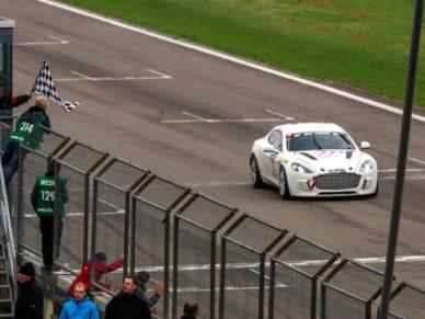 Aston Martin hace historia en Nürburgring